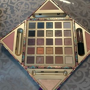 Tarte Christmas Pallette